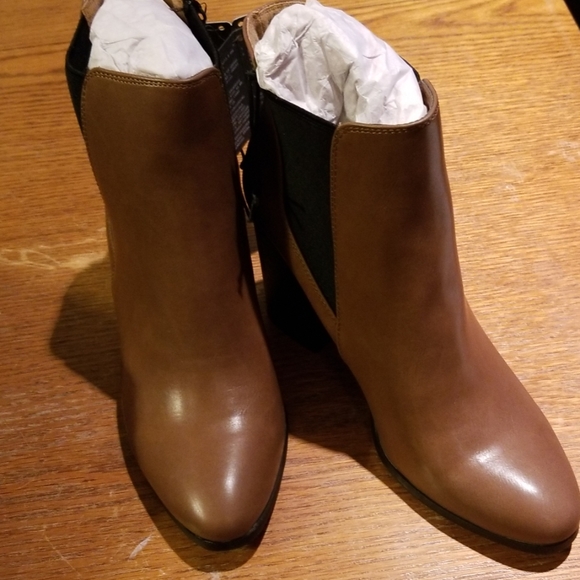 Forever 21 Shoes - NWT Forever 21 Brown Booties